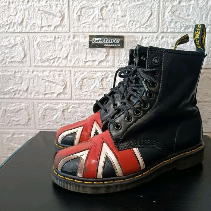 DR. MARTENS BOOTS UNION JACK  ORIGINAL SECOND