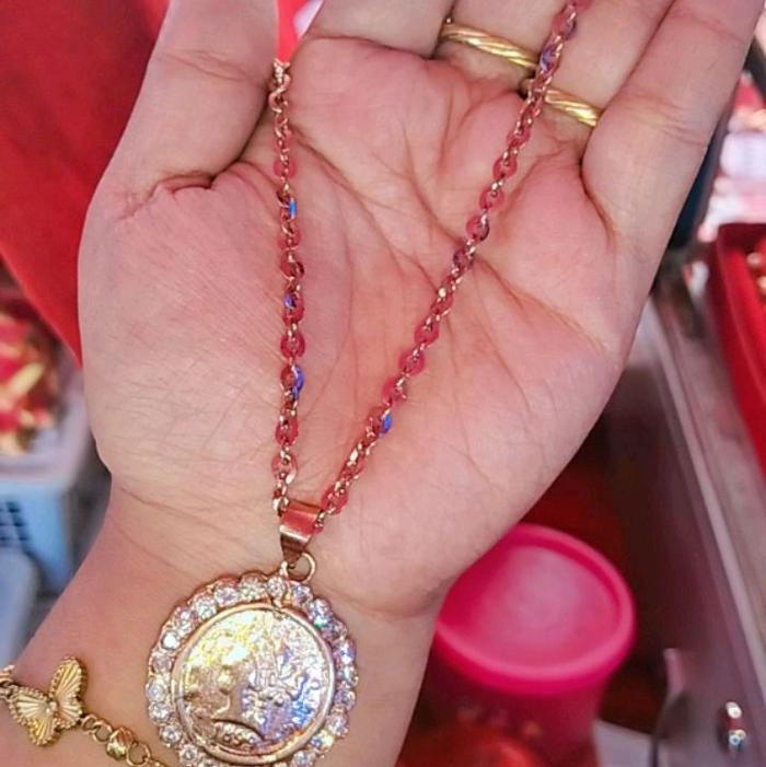 Kalung liontin rupiah mata bahan tempahan
