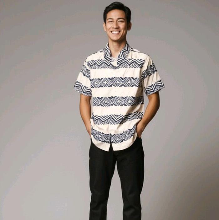 NIMES JEANS - Male Tribal Shirt | Kemeja Pria Tribal Lengan Pendek Katun Non Strecth Motif Simple