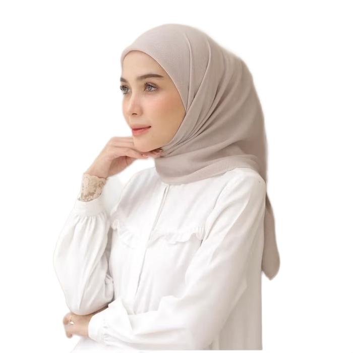Hijab Segiempat Bella Square Biskuit Bella Square warna biskuit