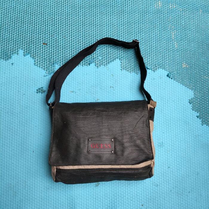 Messenger bag/Selempang/Tas Pria Cowok/Tas Kerja Sekolah Kuliah/Tas Laptop Second Ori Brand GUESS