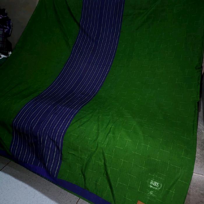 BHS grm warna hijau daun dengan pola garis biru muda untuk kenyamanan dan gaya