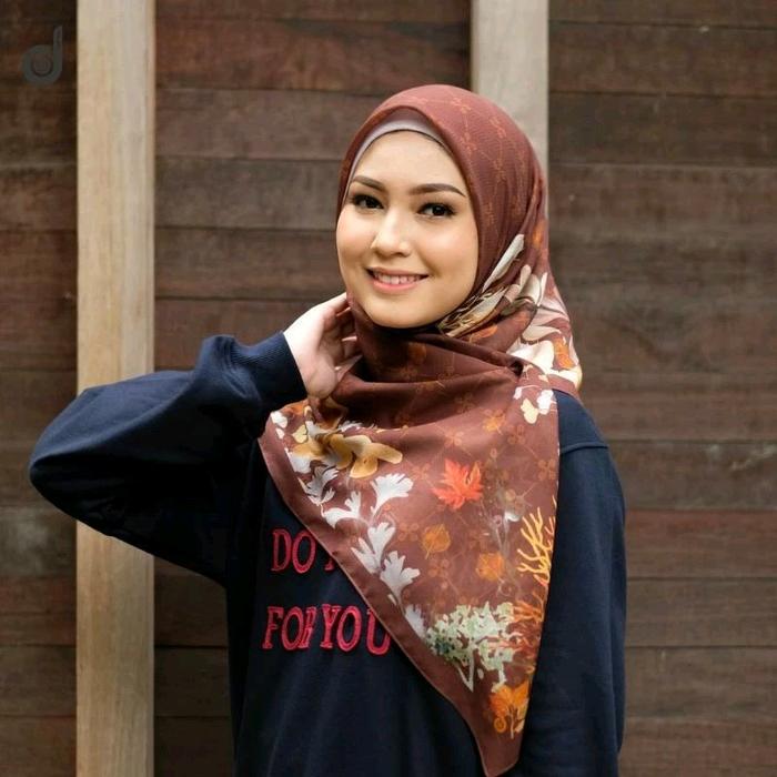 HIJAB DEENAY GRACILARIA BROWN