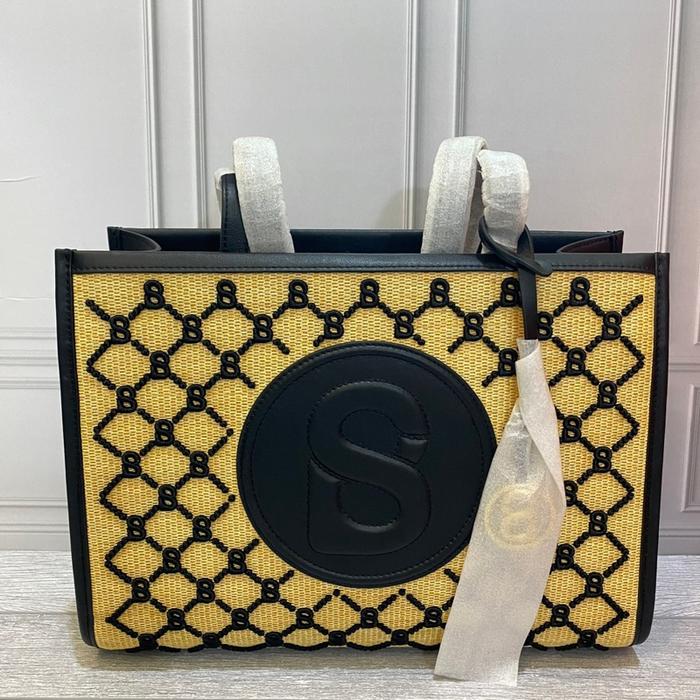 Aaliya baverly bag buttonscarves