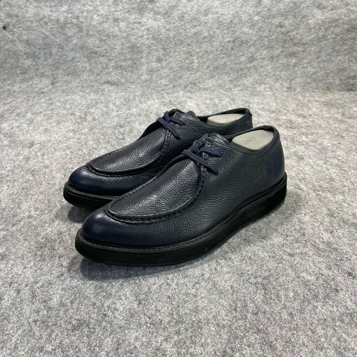 Merek: PR4DA  Model: MOC TOE  Asal: ITALY Size :  7 setara 41 insole 26cm Price : 1.299k  Sepatu pad