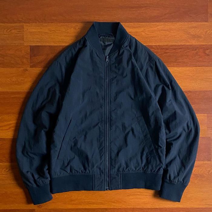 Uniqlo bomber jacket ( M - L ) pria