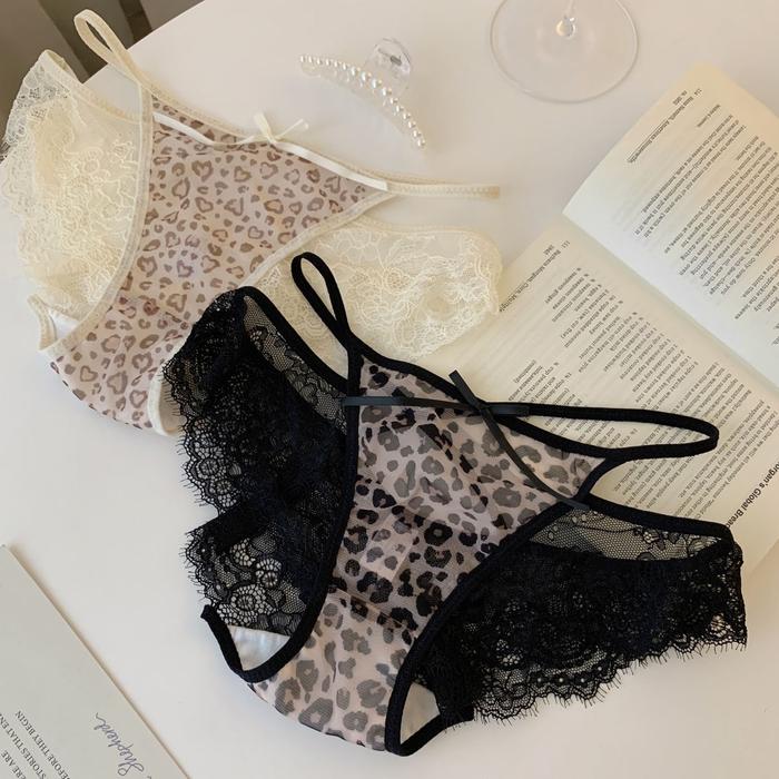Celana dalam wanita seksi, lingerie menggoda, thong renda transparan, model T low waist, tipis dan t