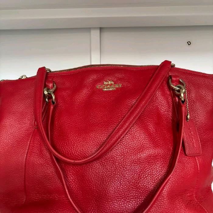 coc merah tote