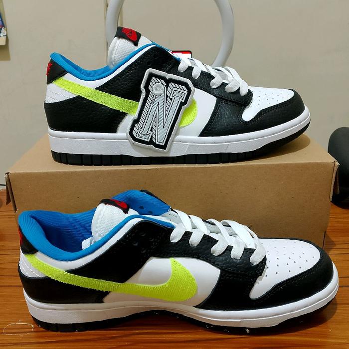 Nike Dunk Low 'N' Logo Sepatu Sneaker Pria Warna Hitam Putih Biru Hijau Neon