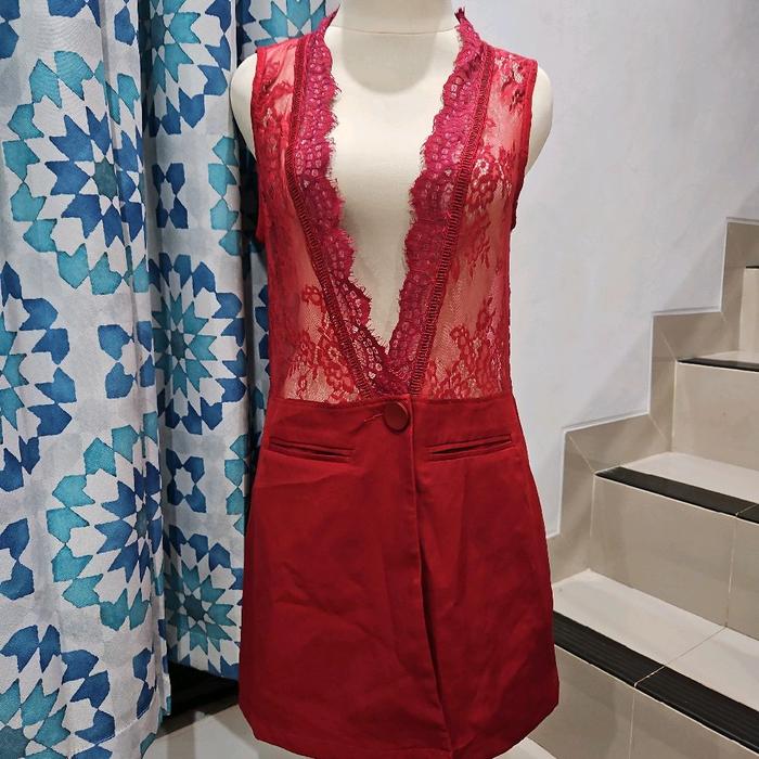 Preloved Outer Lace Maroon Moscato Like New
