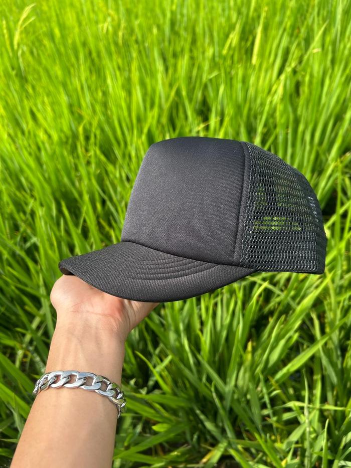 Trucker Hat Lidah Pendek Hitam Putih Polos Topi Jaring Trendy Terbaru