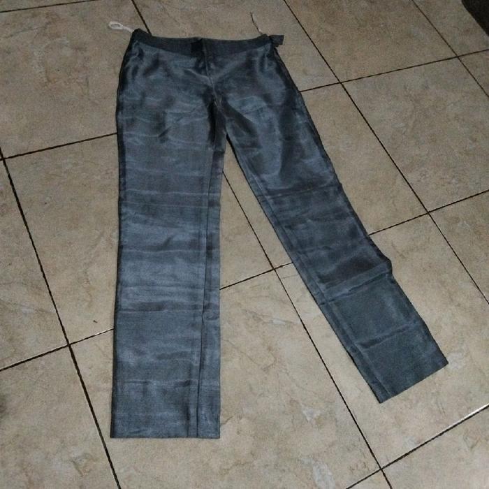 Celana Panjang Silver Shantung - Celana Panjang dengan Warna Silver dan Bahan Shantung