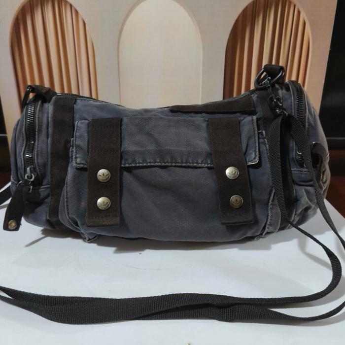 Tas Adidas Second Original Keren Banget Panjang 19cm Lebar 32cm
