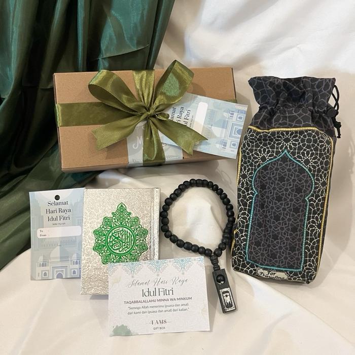 Mubarak Hampers Sajadah Travel + Al-Qur'an / Lebaran / Ramadhan / Parcel Idul fitri / Kado Ulang Tah