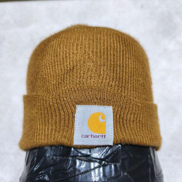 Topi beani rajut pria Carhartt coklat bekas
