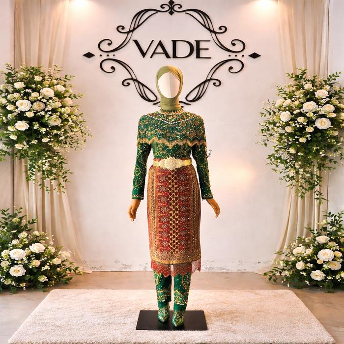 Kebaya Modern Premium VADE Warna Hijau Emerald Brokat dengan Detail Payet Emas Elegan untuk Kondanga