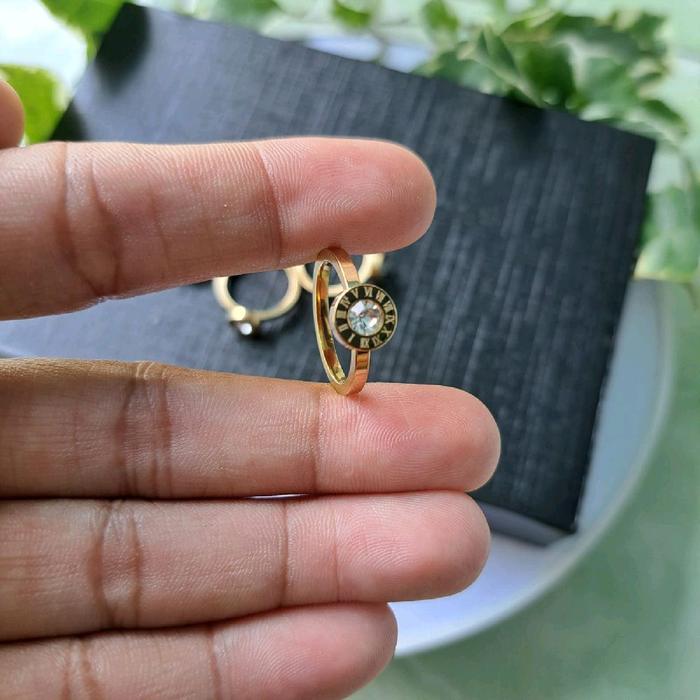 Cincin Permata Lingkar Huruf Romawi Gold Anti Karat dan Anti Luntur// Cincin Permata Huruf Romawi Li