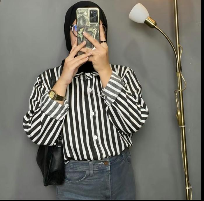 Kemeja Wanita Stripe Shirt Kekinian By Azka Collection