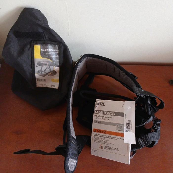 seat harness falcon mountain C38CAA 1 petzl