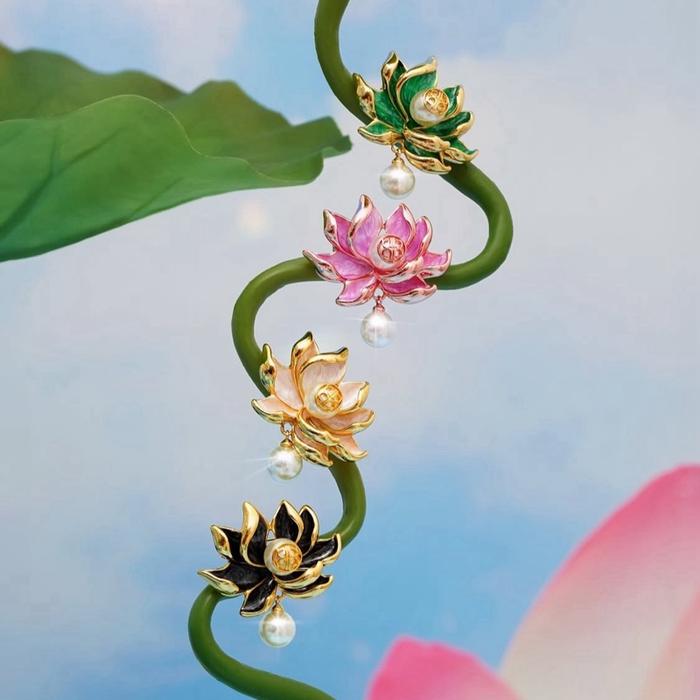 NADA PUSPITA - LOTUS BROOCH NADA PUSPITA
