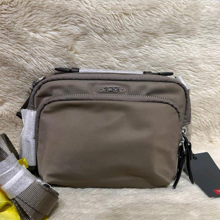*TAS WANITA NYLON TUMI CLAUDIA CROSSBODY BAG*