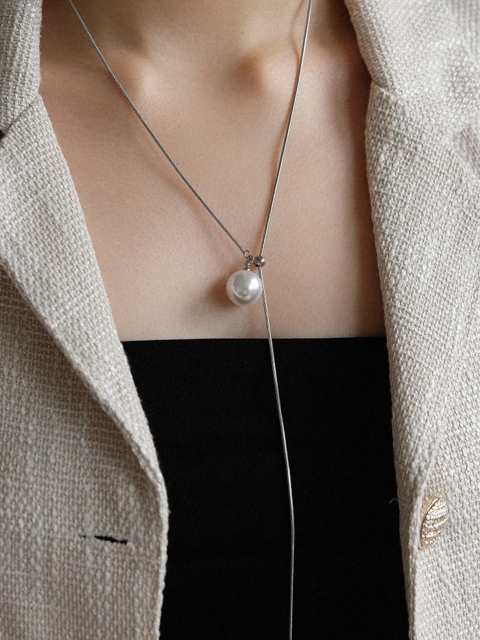 Arnae Archive — Pearl Pendulum Necklace — Kalung Unisex