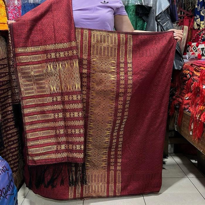 Songket tumtuman kristal perpaduan merah dan gold bisa untuk songket pengantin dan pesta batak