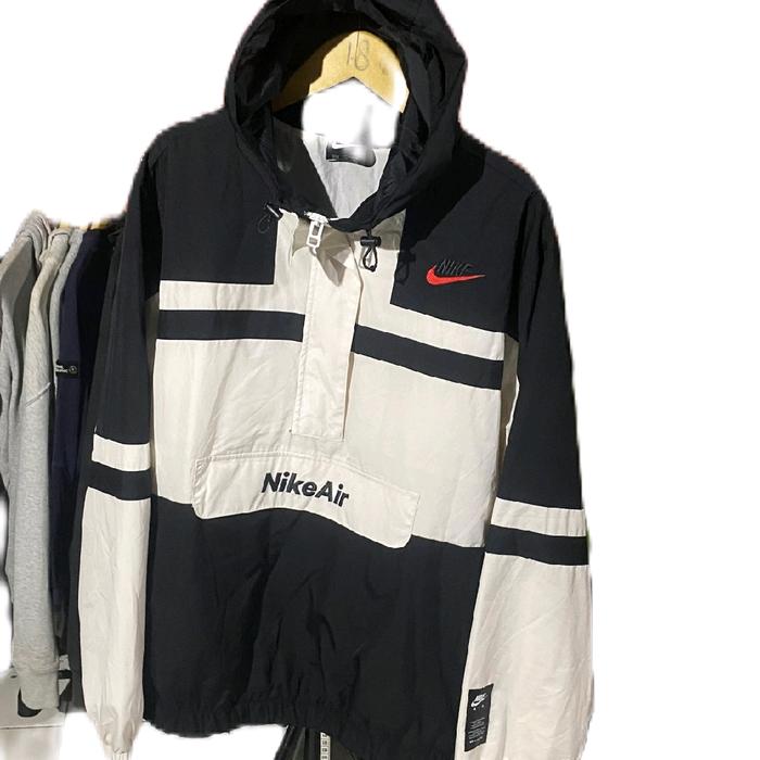 Nike Jaket NikeAir Hitam dan Putih dengan Hoodie dan Logo Merah untuk Pria Wearpack Boxer