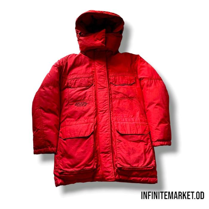 Pancoat Outdoor Parka Merah dari InfiniteMarket.Od Jaket Luar dengan Desain Sederhana