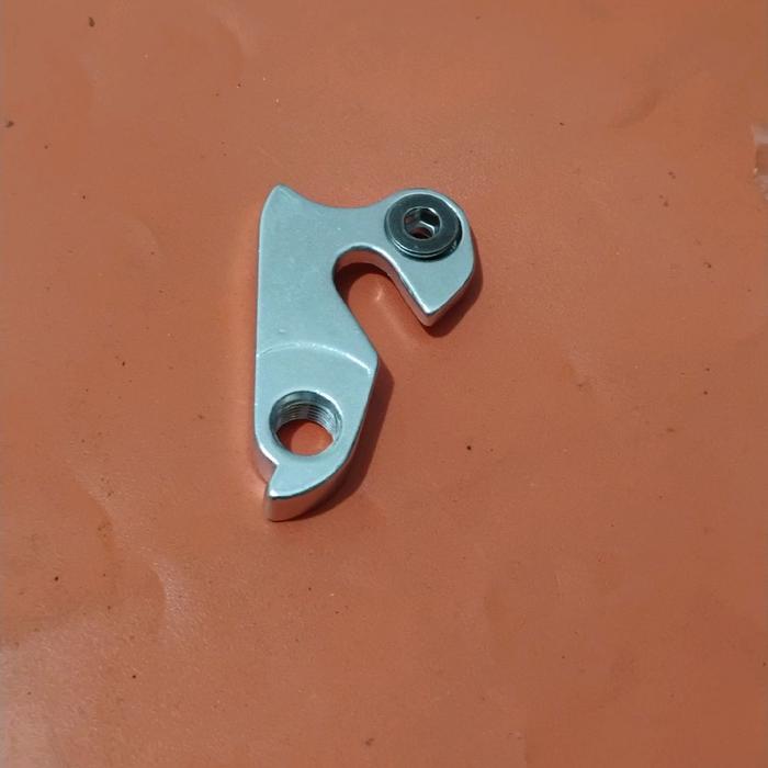 Anting RD Drop Out Frame Sepeda Genio