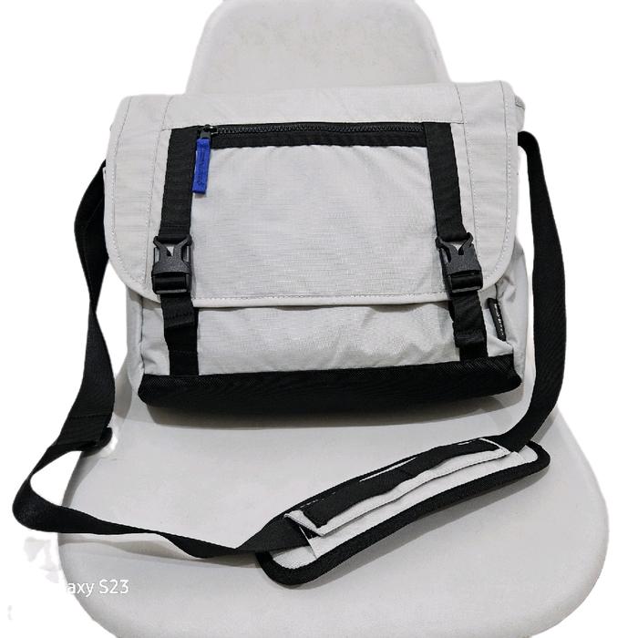 Samsonite Tas Selempang Pria Original Baru 100% dengan Desain Slingbag Modern dan Tali Pengikat yang