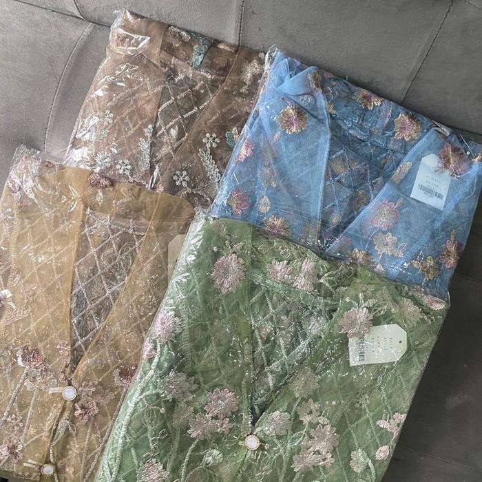 Arraya outer Brokat Panjang Motif bunga bunga