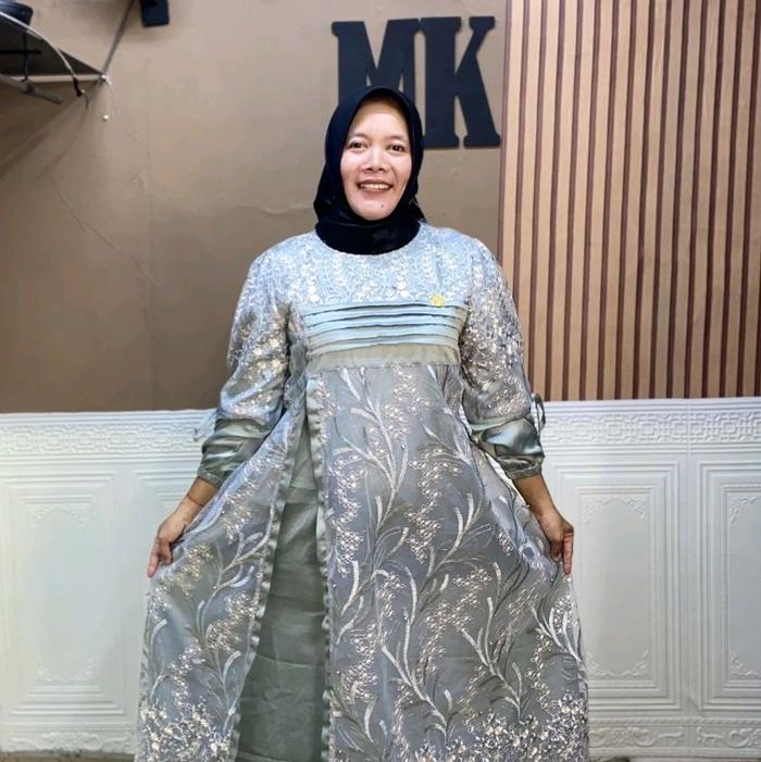 Gamis belah.. depan kain brokat dan satin
