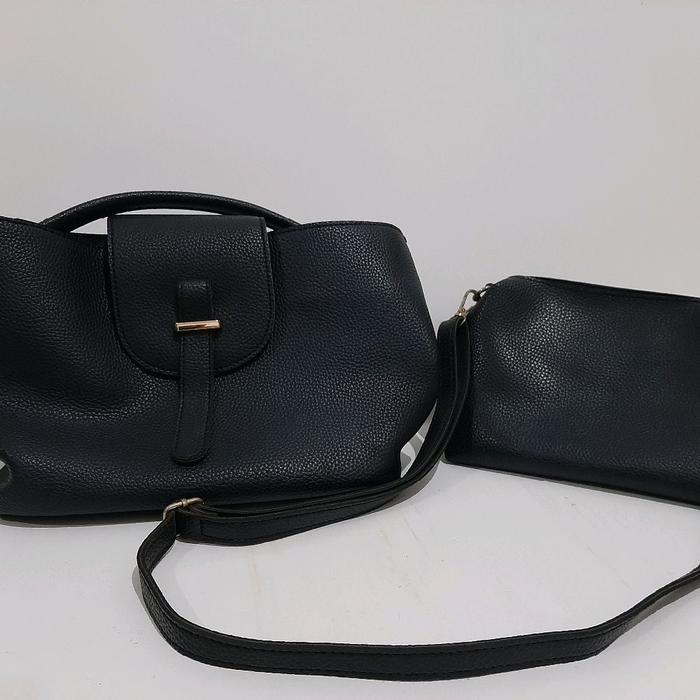 Preloved Usupso Sling bag wanita Tas selempang wanita dengan Inner Pouch Hitam