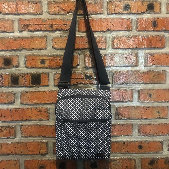 Tas Selempang sling bag Vainer navy Preloved