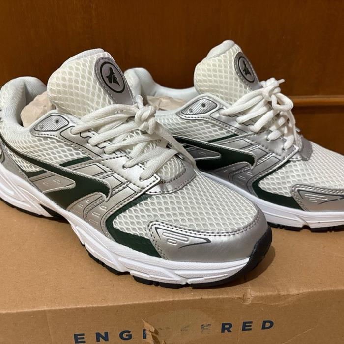 Brodo Ace Neptune White Size 41 Sneakers Wanita Pria Putih