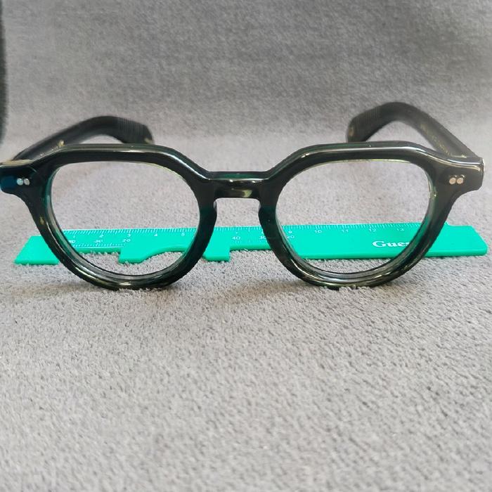 kacamata frem moscot