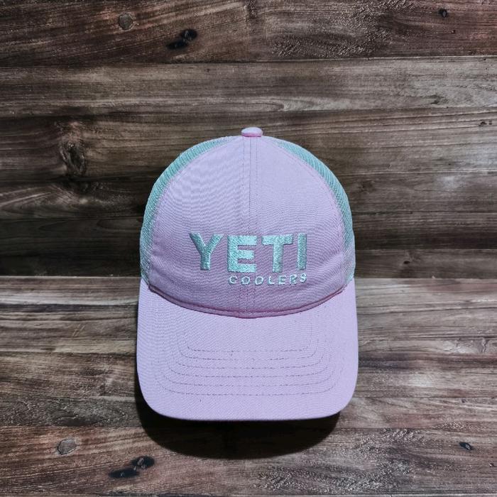 Trucker hat Yeti Coolers logo pink