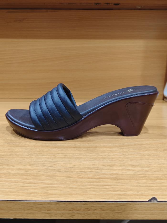 FEBRINA Sandal Wedges Hitam Coklat Casual Wanita Perempuan Original Heels VS 48 untuk Tampilan Elega
