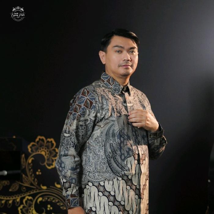 Batik Eyang Putri-Kemeja Katun Lengan Panjang