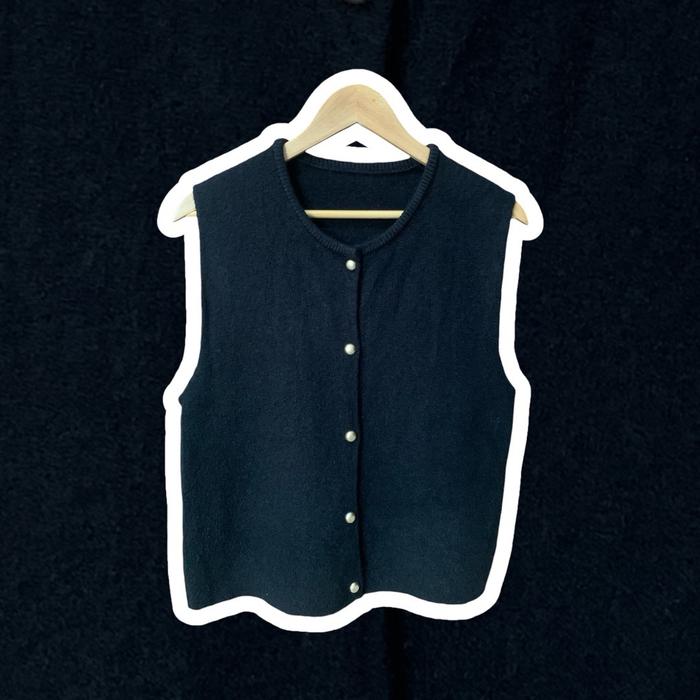 D15 D16 Lorie Vest Knit Vest