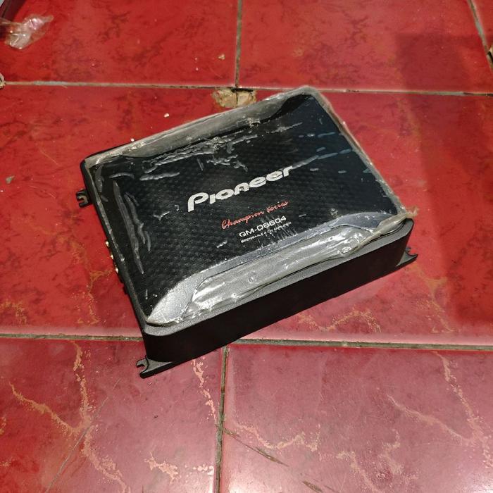 Pioneer GM-D8604 Champion Series
