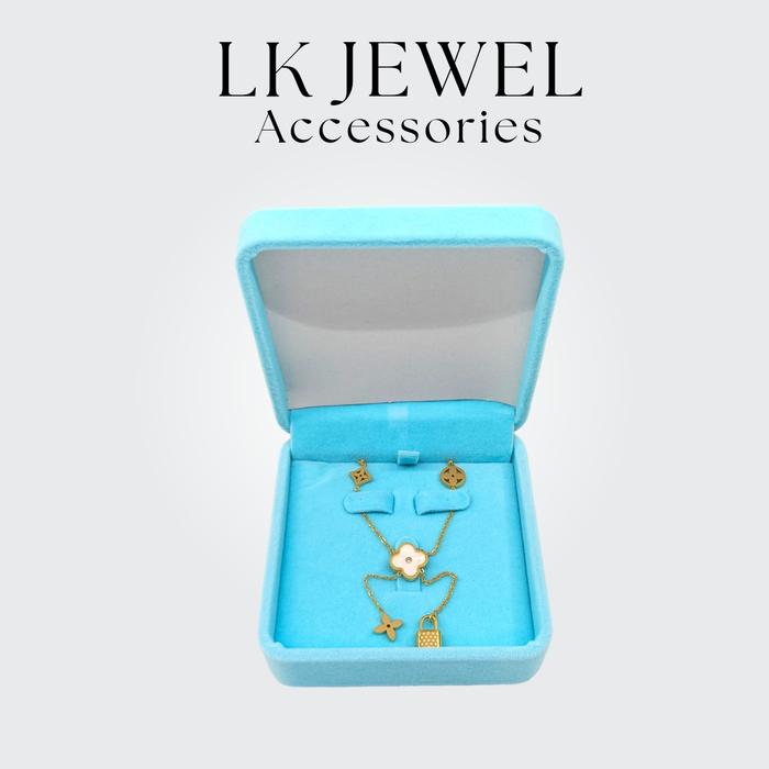 Kalung Titanium Clover Gembok