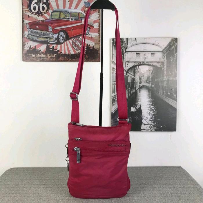 Tas Selempang wanita hedgren pink