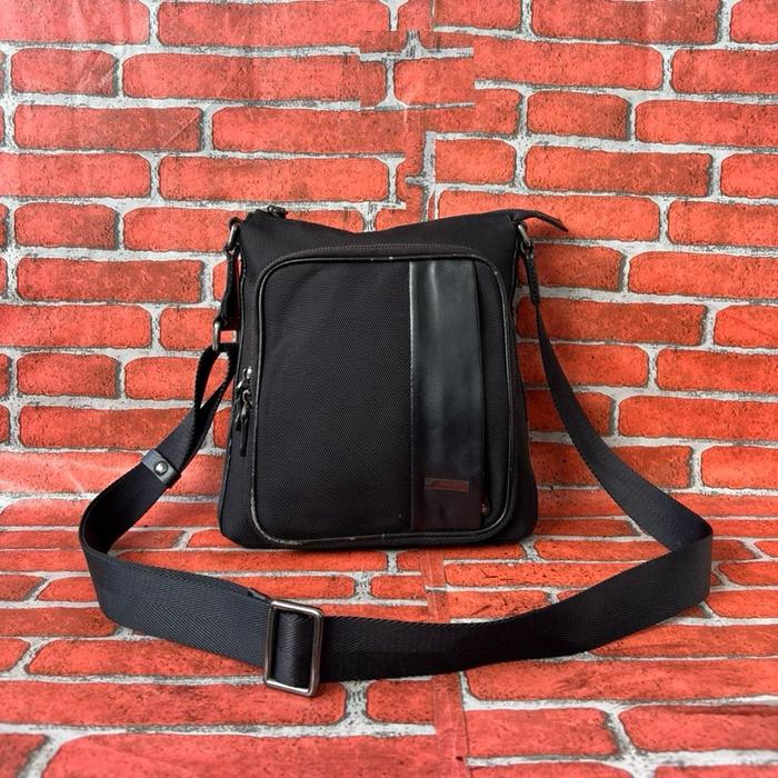 TAS SLING PRIA ELEGANCE KANVAS SECOND BRANDED HITAM / TAS SELEMPANG PRIA ELEGANCE PARIS SECOND