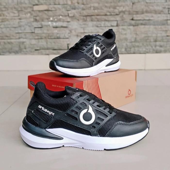 Sepatu Ortus Hitam Putih Sneakers Kasual Shoes Desain Nyaman Dan Modern Casual Pria Wanita