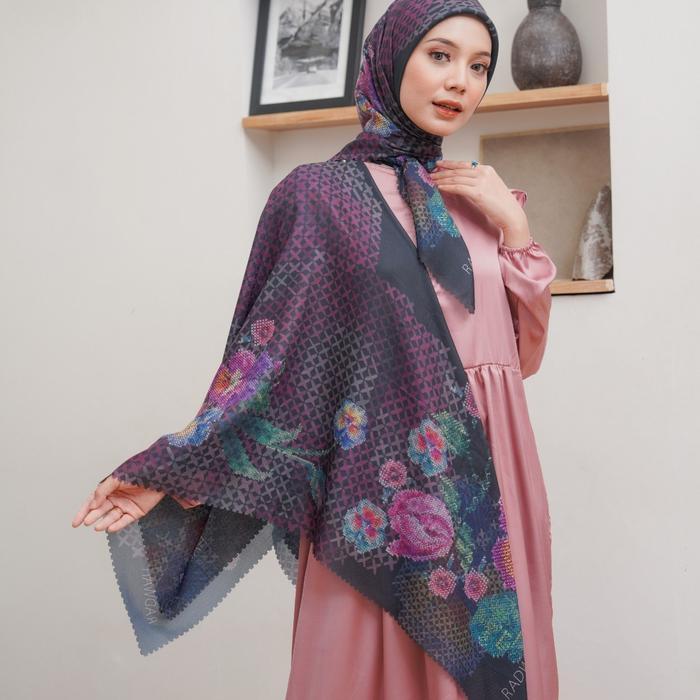 Radwah - Fitri Scarf - Hijab Wanita Muslim - Kerudung Voal Square / Segi Empat