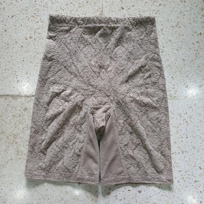 AK celana inner ketat wanita ambrace size M cokelat muda second preloved prelove bawahan cewek