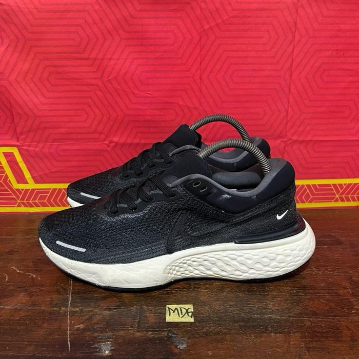 Sepatu second ori nike invicible run flyknit size 40,5