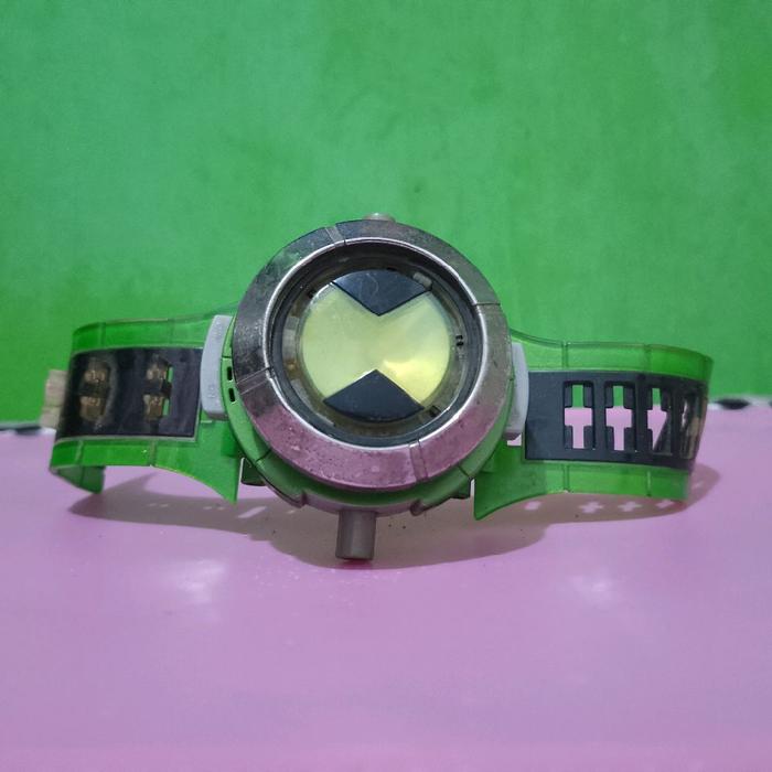 Jam Tangan BEN 10 ILLUMINATOR ULTIMATE OMNITRIX WATCH PROJECTOR CN Bandai 2008 Murah Retro Vintage R